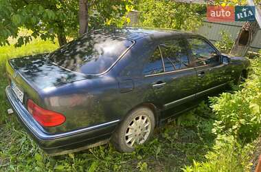 Седан Mercedes-Benz E-Class 1996 в 