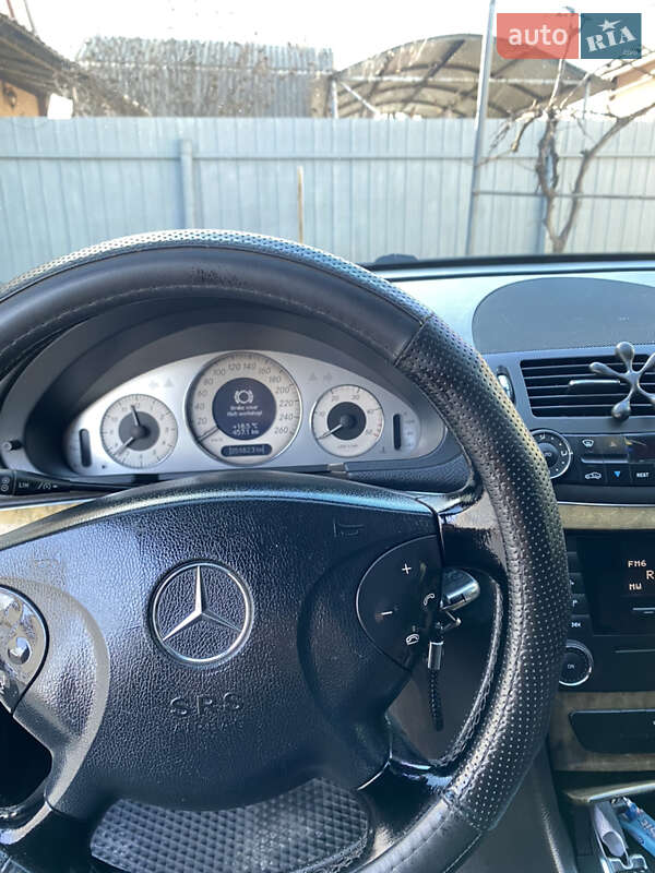 Седан Mercedes-Benz E-Class 2005 в Черновцах