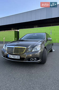 Седан Mercedes-Benz E-Class 2010 в Киеве