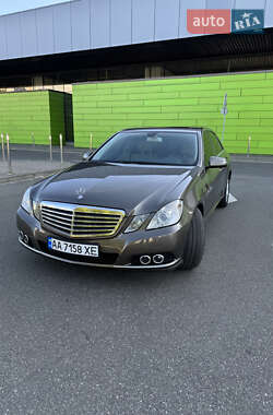 Седан Mercedes-Benz E-Class 2010 в 