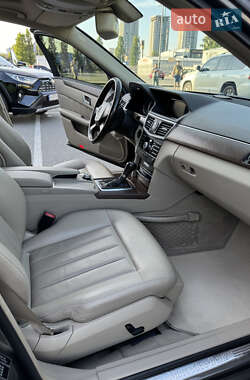 Седан Mercedes-Benz E-Class 2010 в 