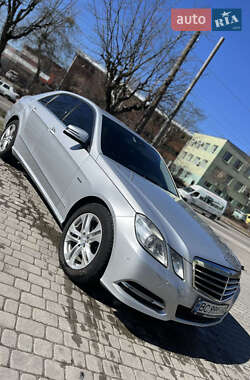 Седан Mercedes-Benz E-Class 2011 в Львове