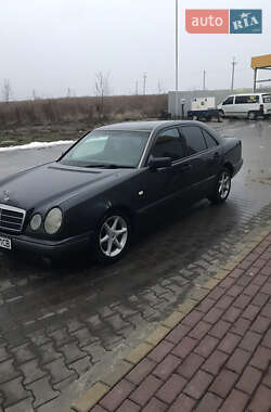 Седан Mercedes-Benz E-Class 1998 в Луцьку