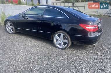 Купе Mercedes-Benz E-Class 2012 в 