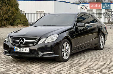 Седан Mercedes-Benz E-Class 2012 в Ровно
