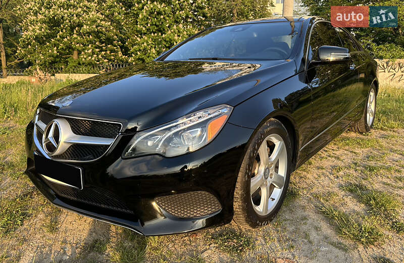 Купе Mercedes-Benz E-Class 2015 в 