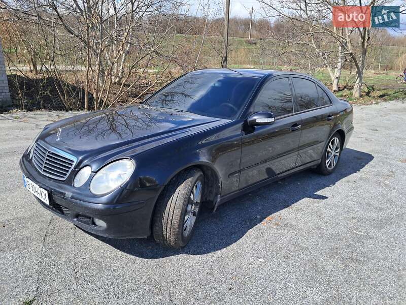 Седан Mercedes-Benz E-Class 2002 в 