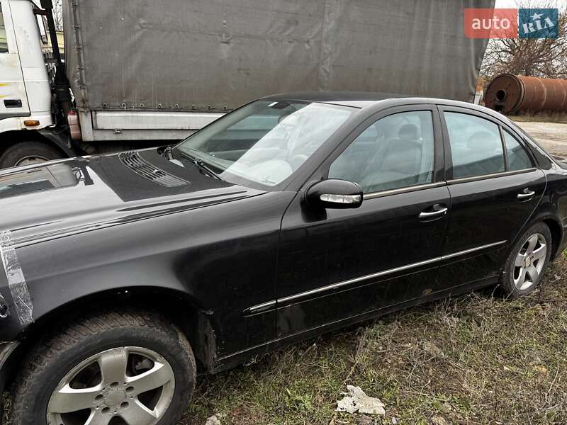Седан Mercedes-Benz E-Class 2003 в 