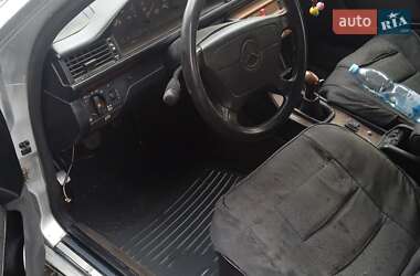 Седан Mercedes-Benz E-Class 1987 в 