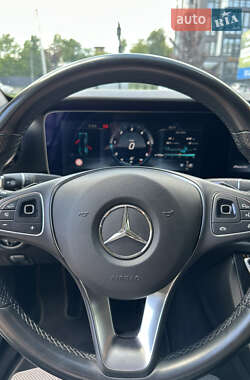 Седан Mercedes-Benz E-Class 2016 в 