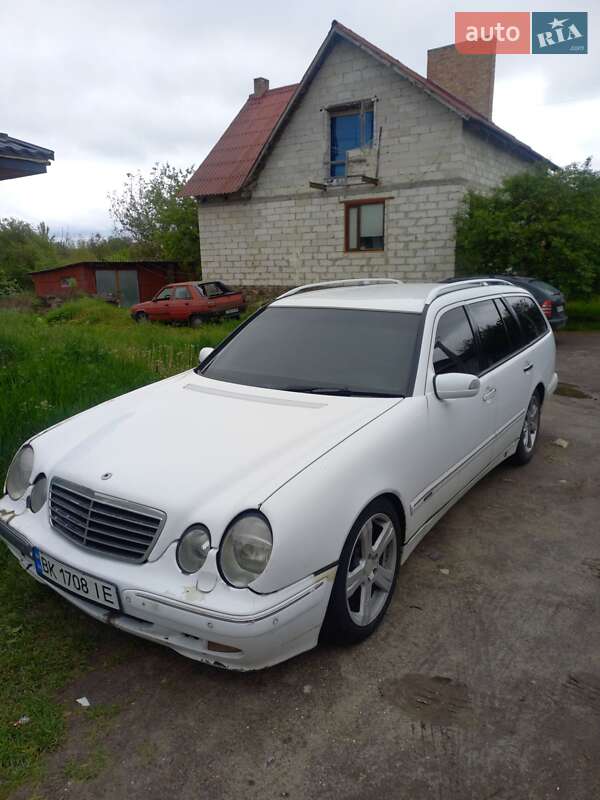Универсал Mercedes-Benz E-Class 2001 в 
