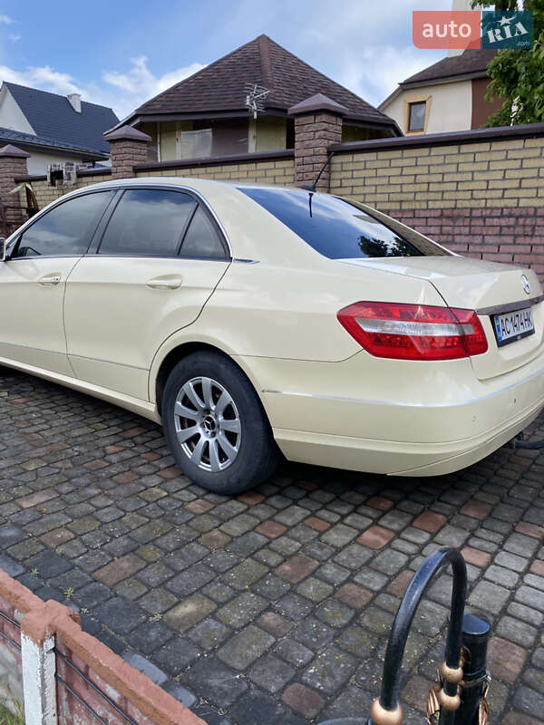 Седан Mercedes-Benz E-Class 2009 в Луцьку