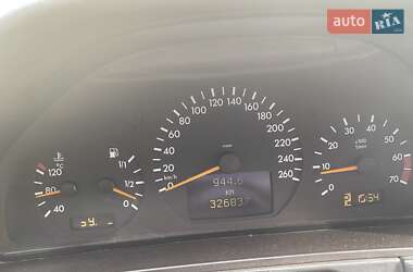 Седан Mercedes-Benz E-Class 2001 в 