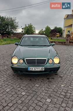 Седан Mercedes-Benz E-Class 2000 в Кременце