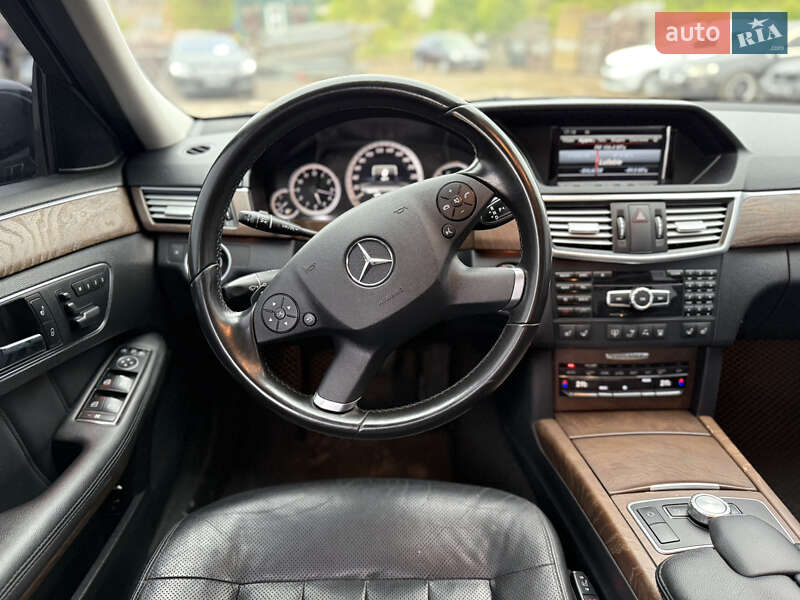 Седан Mercedes-Benz E-Class 2012 в Ровно