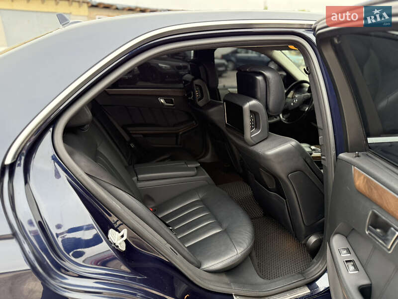 Седан Mercedes-Benz E-Class 2012 в Ровно