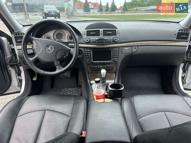 Седан Mercedes-Benz E-Class 2002 в Черновцах