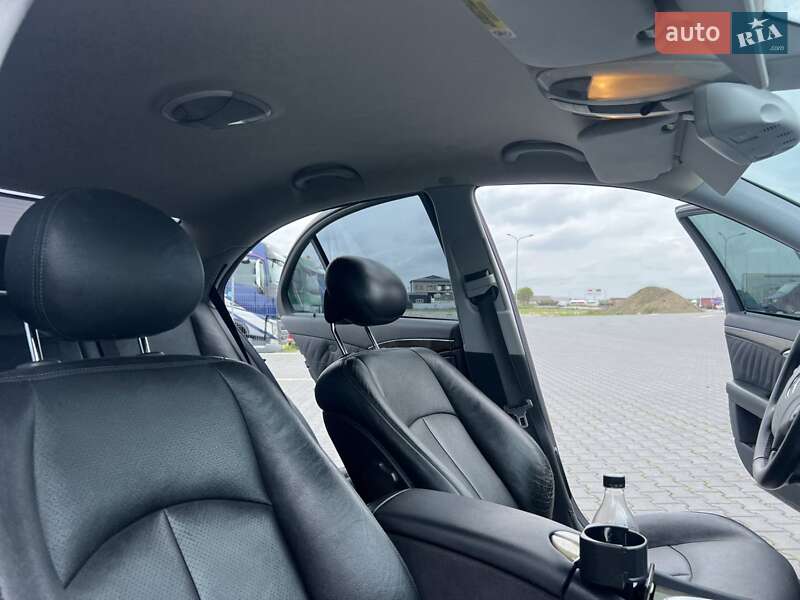 Седан Mercedes-Benz E-Class 2002 в Черновцах