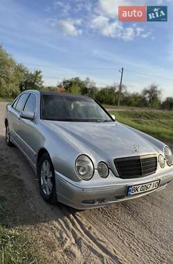 Седан Mercedes-Benz E-Class 2001 в Володимирці