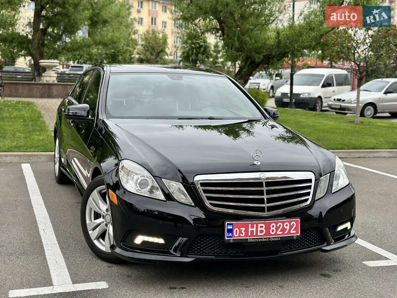 Седан Mercedes-Benz E-Class 2011 в 