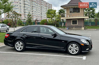 Седан Mercedes-Benz E-Class 2011 в 