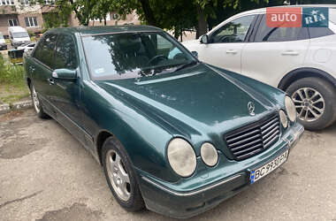 Седан Mercedes-Benz E-Class 2000 в Новояворівську