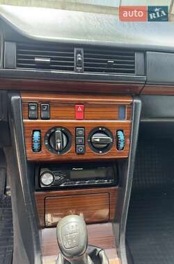 Седан Mercedes-Benz E-Class 1995 в 