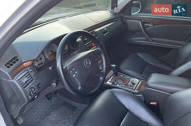 Седан Mercedes-Benz E-Class 2001 в 