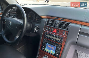 Седан Mercedes-Benz E-Class 2001 в 
