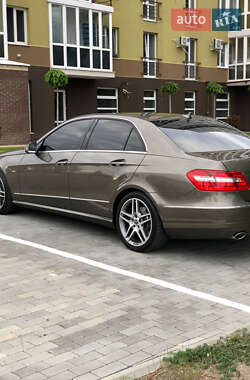 Седан Mercedes-Benz E-Class 2011 в 