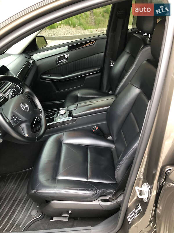 Седан Mercedes-Benz E-Class 2011 в Кременчуці