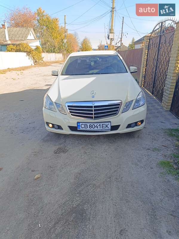 Mercedes-Benz E-Class 2010
