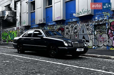 Седан Mercedes-Benz E-Class 1999 в Доброславе