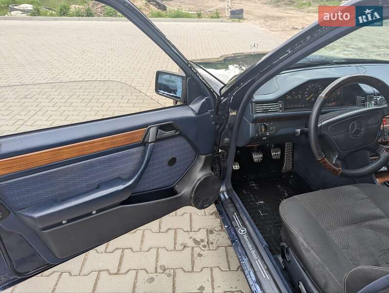 Mercedes-Benz E-Class 1992