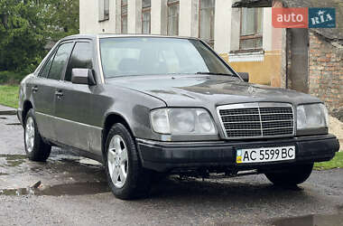 Седан Mercedes-Benz E-Class 1995 в Ровно