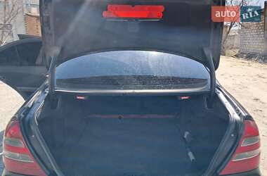Седан Mercedes-Benz E-Class 2002 в 