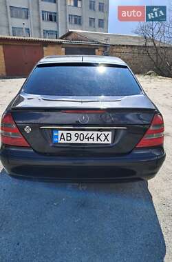 Седан Mercedes-Benz E-Class 2002 в 