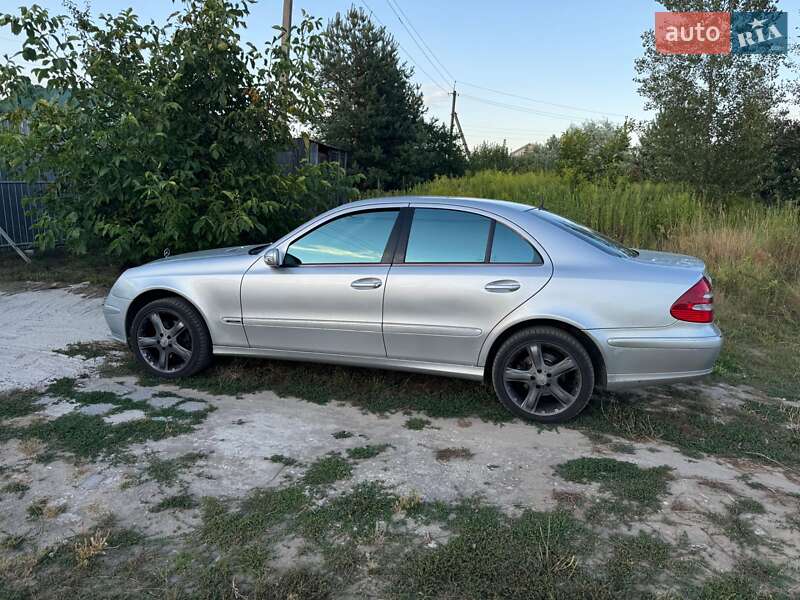 Mercedes-Benz E-Class 2005