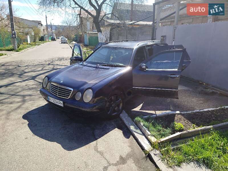 Универсал Mercedes-Benz E-Class 2000 в Киеве
