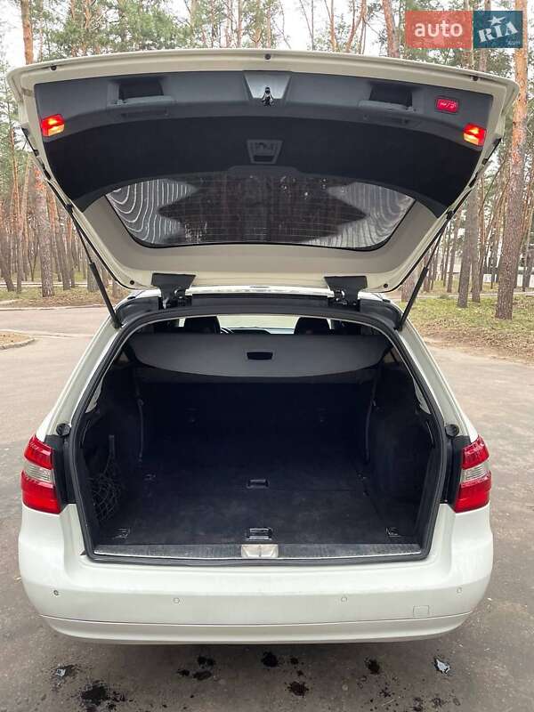 Універсал Mercedes-Benz E-Class 2010 в Смілі