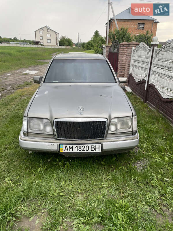 Mercedes-Benz E-Class 1988