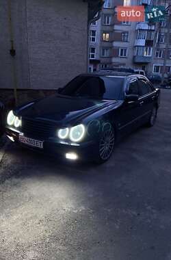 Седан Mercedes-Benz E-Class 2000 в Тернополе
