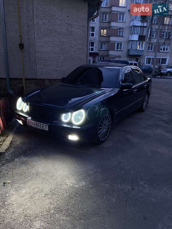Седан Mercedes-Benz E-Class 2000 в 