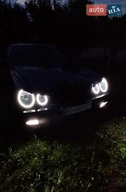 Седан Mercedes-Benz E-Class 2000 в 