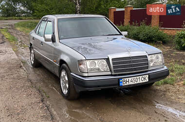 Седан Mercedes-Benz E-Class 1992 в Одессе
