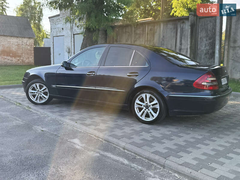 Седан Mercedes-Benz E-Class 2002 в Лубнах