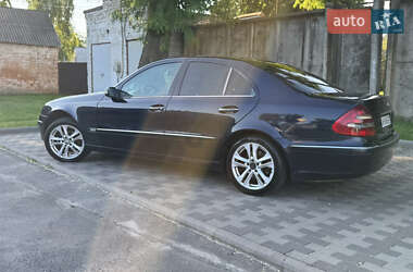 Седан Mercedes-Benz E-Class 2002 в 
