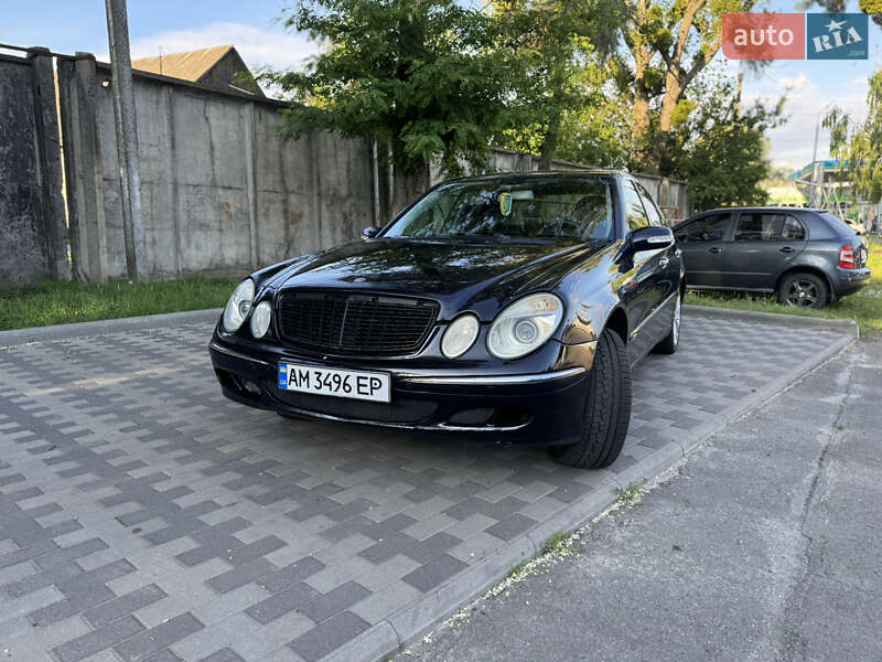 Седан Mercedes-Benz E-Class 2002 в Лубнах