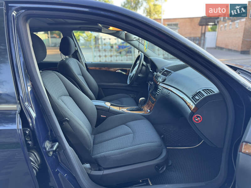 Седан Mercedes-Benz E-Class 2002 в Лубнах