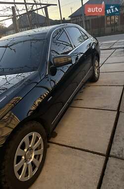 Седан Mercedes-Benz E-Class 2011 в Виноградові